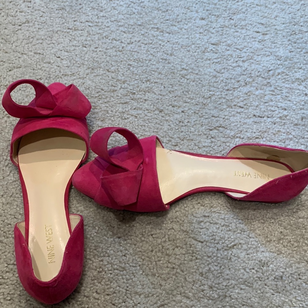 Super CUTE Nine West flats with flair!!